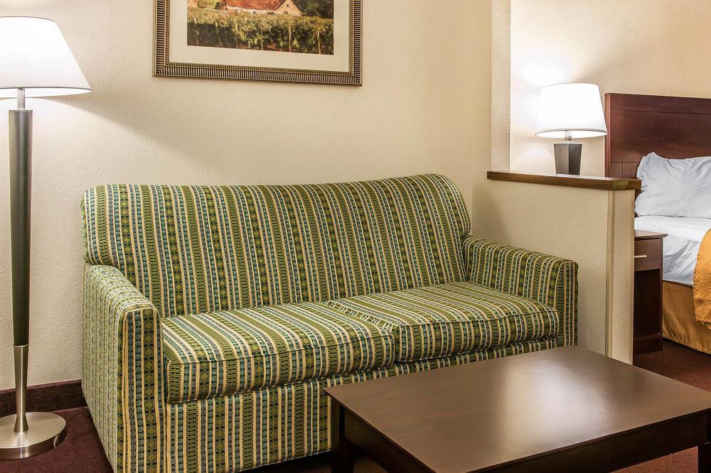 Quality Inn & Suites Danville Ngoại thất bức ảnh