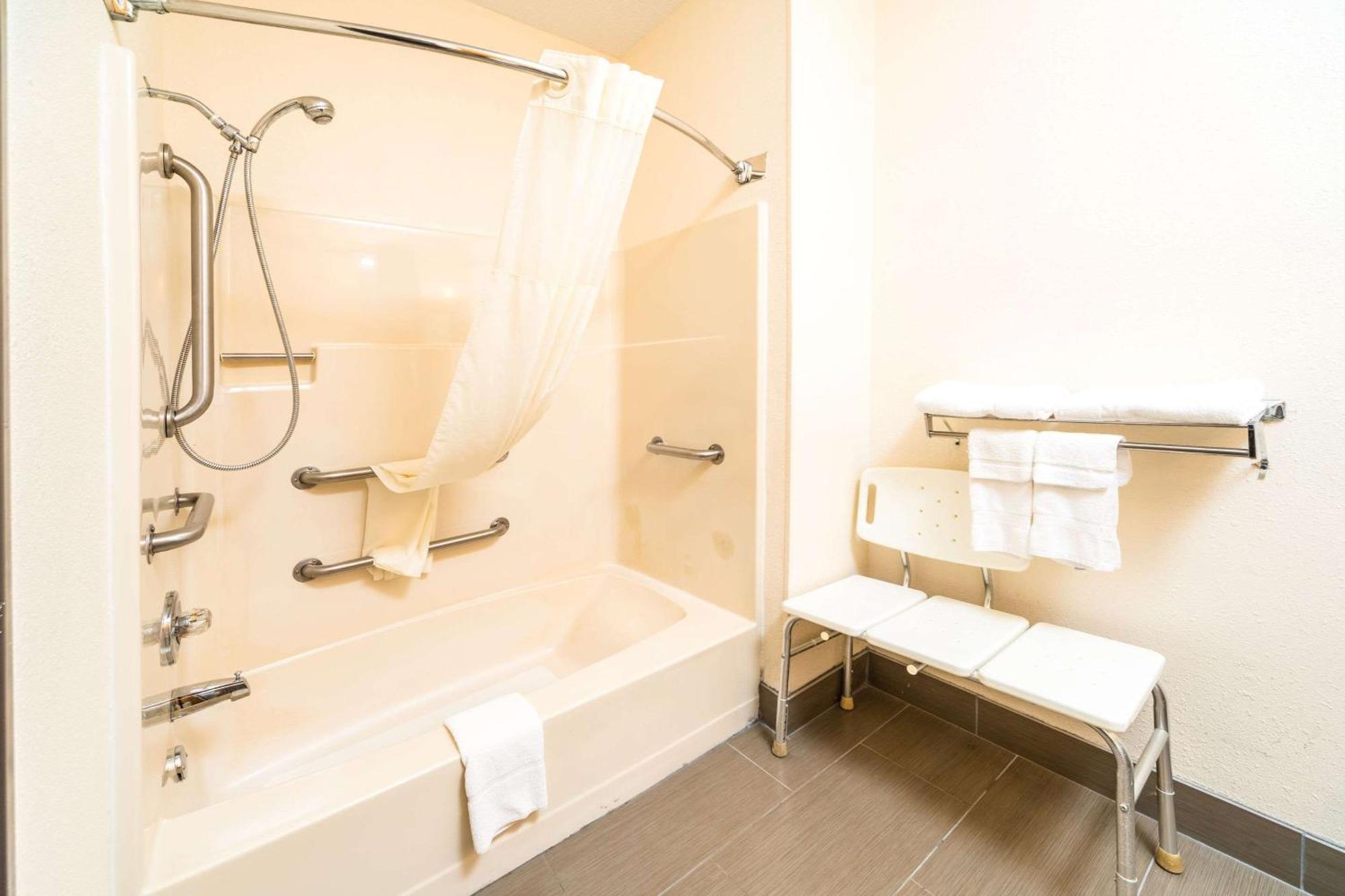 Quality Inn & Suites Danville Ngoại thất bức ảnh