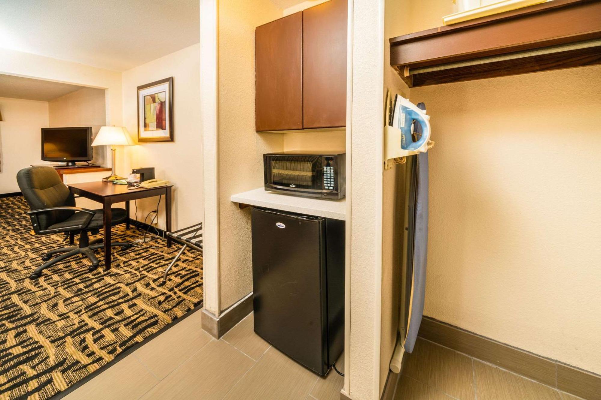 Quality Inn & Suites Danville Ngoại thất bức ảnh